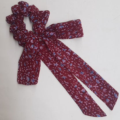 Daisy floral scrunchies
