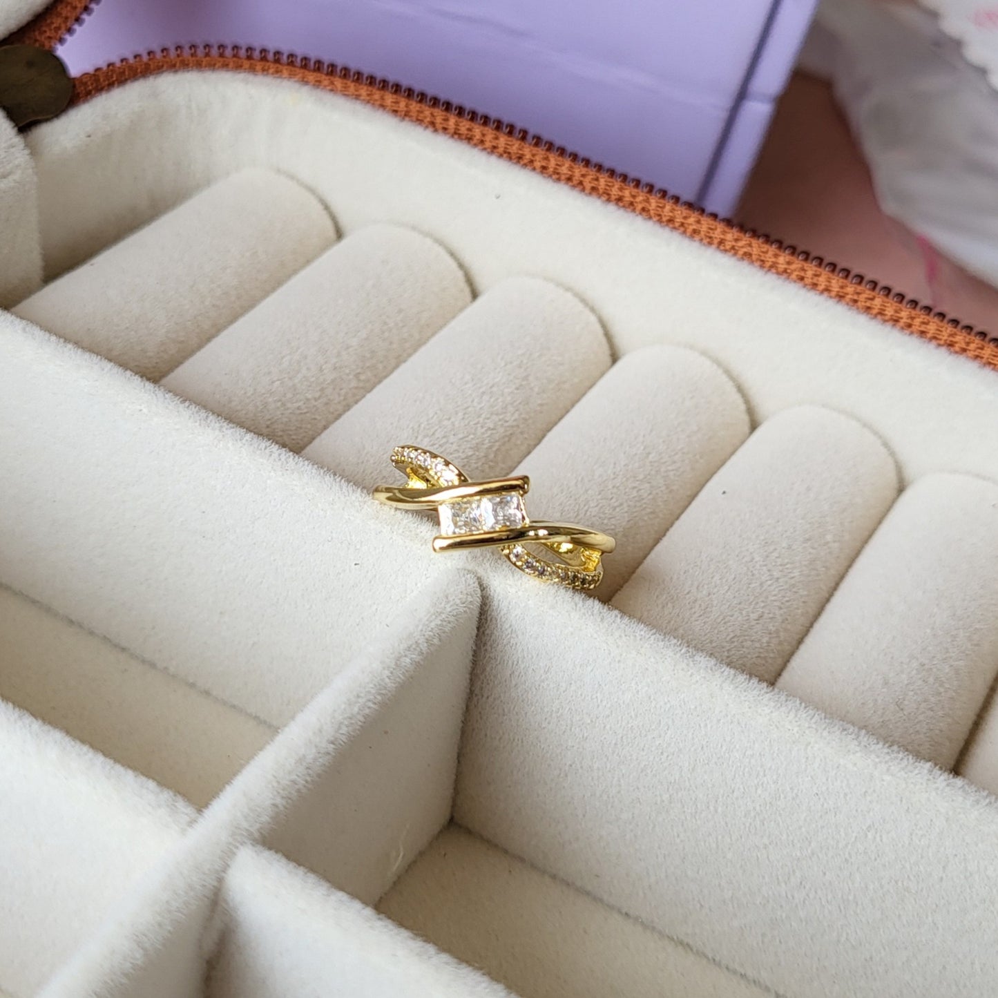 Rima finger ring