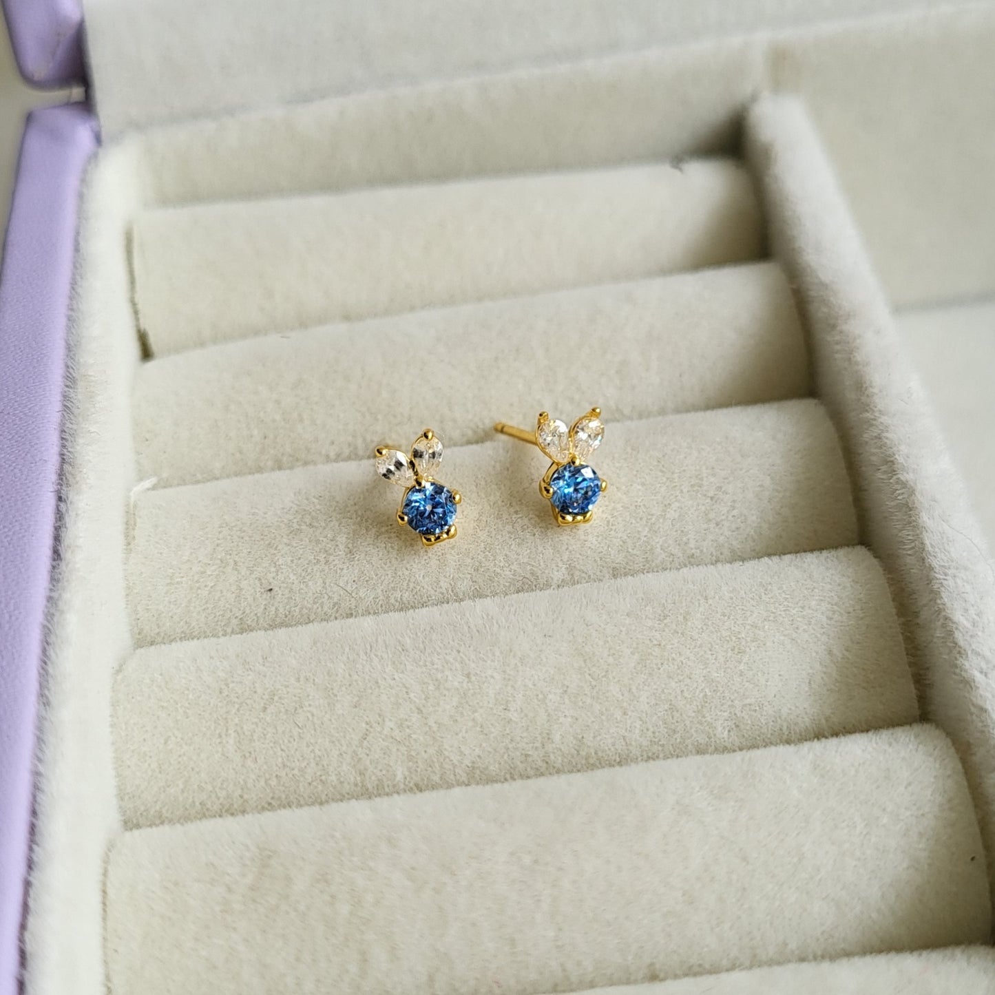 Bunny mini studs