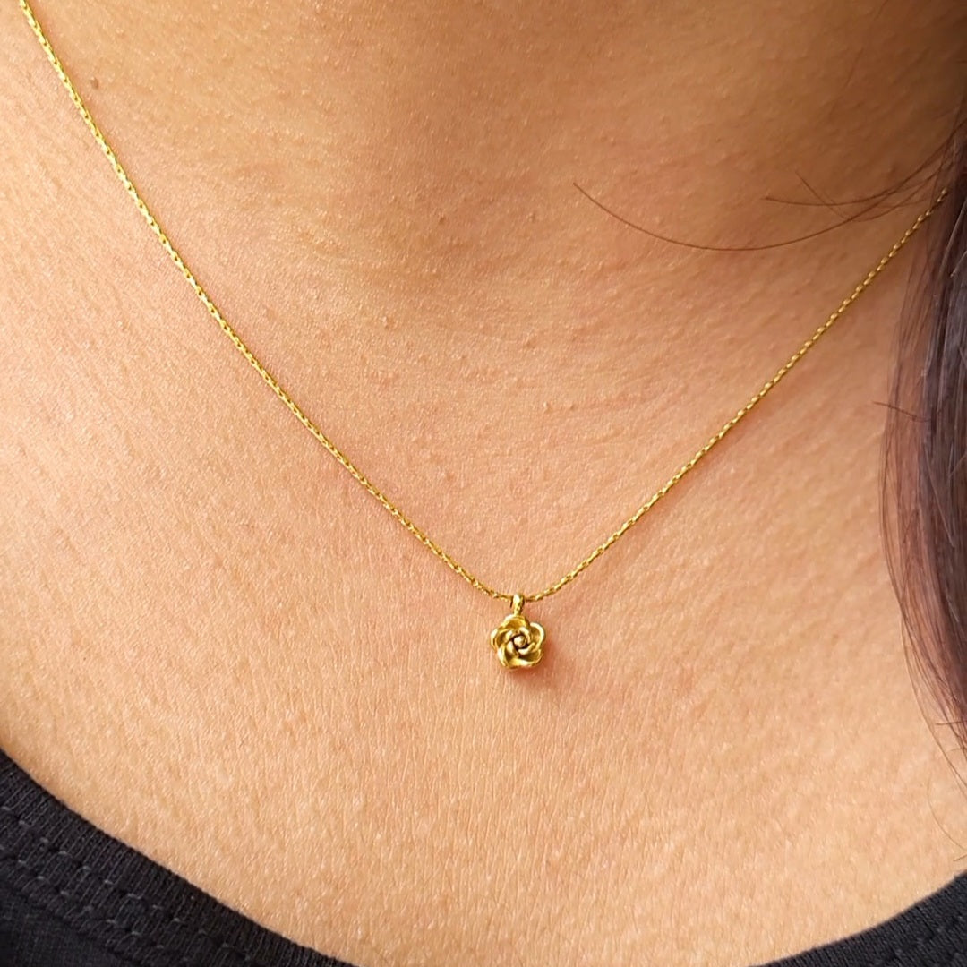 Rose pendant chain