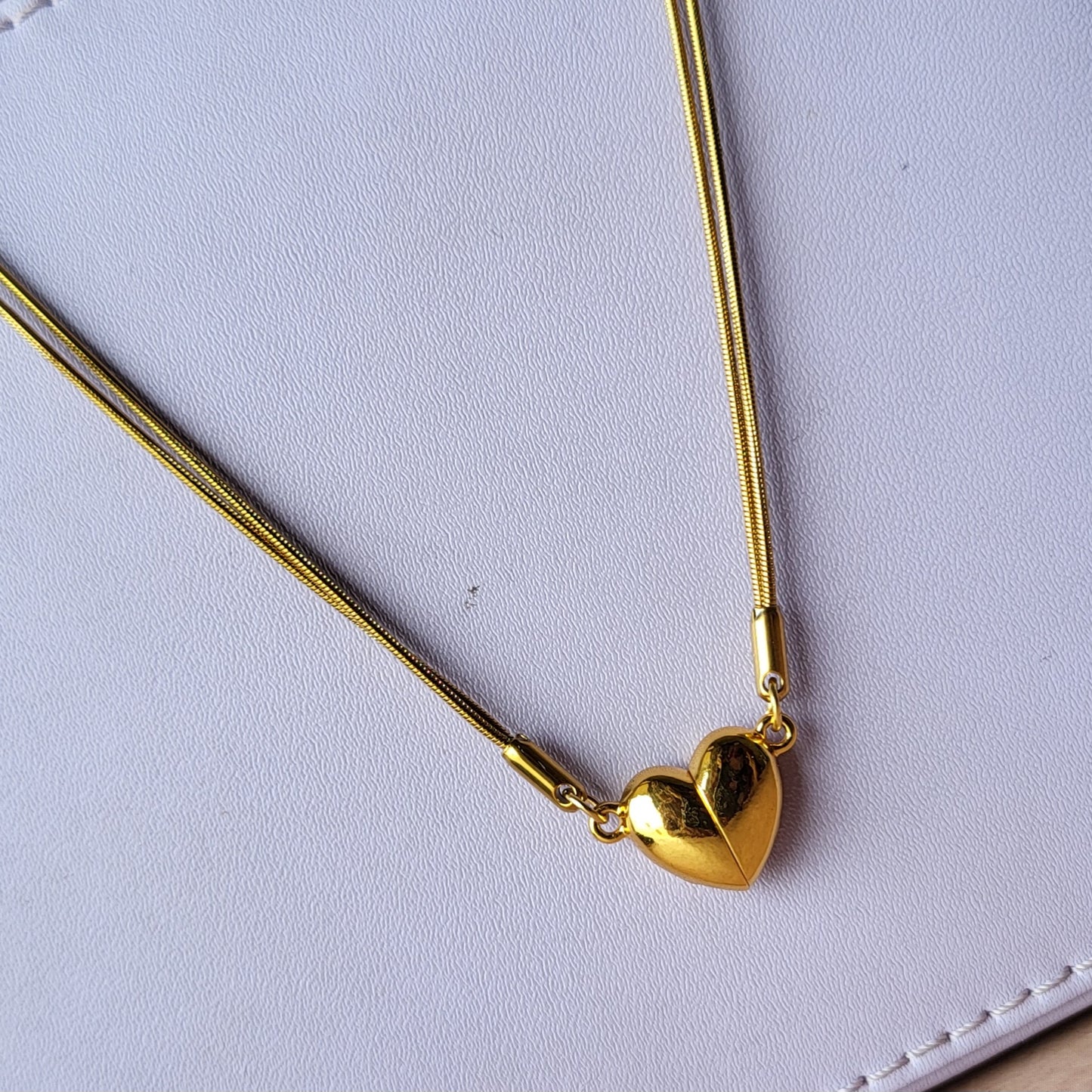 Magnet heart necklace