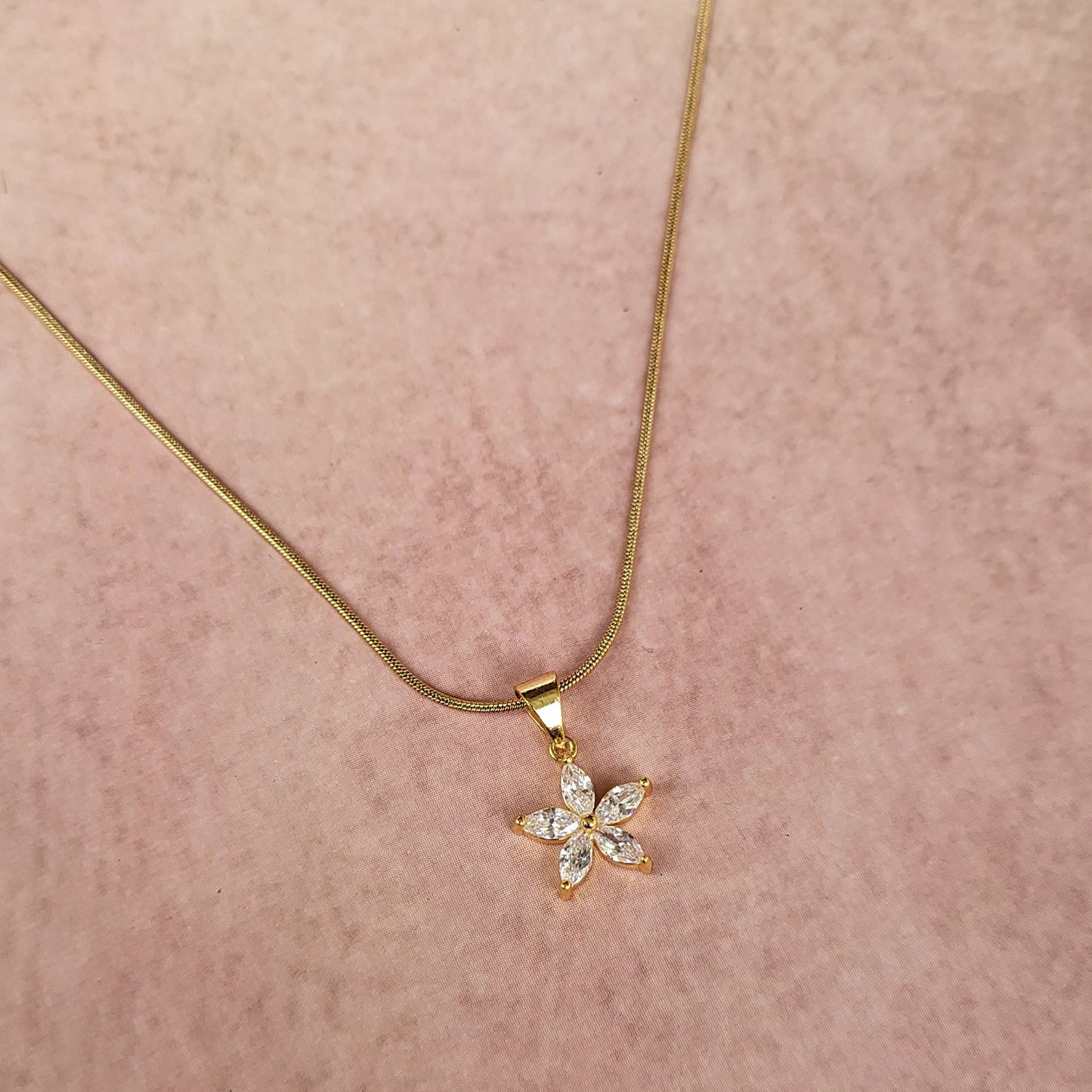 Star pendent chain