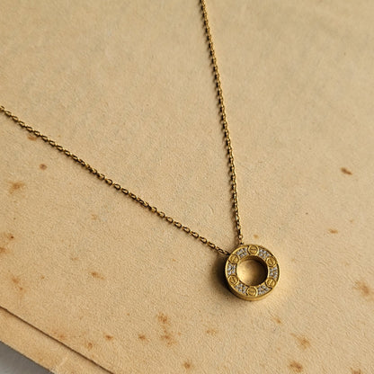 Hollow pendent chain