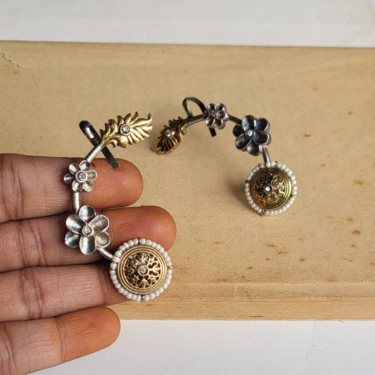Daisy earcuff (pair)