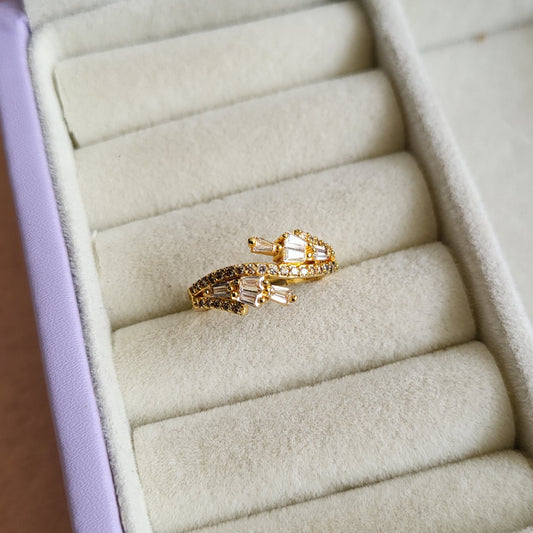 Sam finger ring