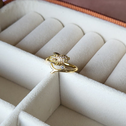 Dolphin finger ring