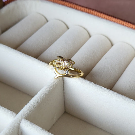 Dolphin finger ring