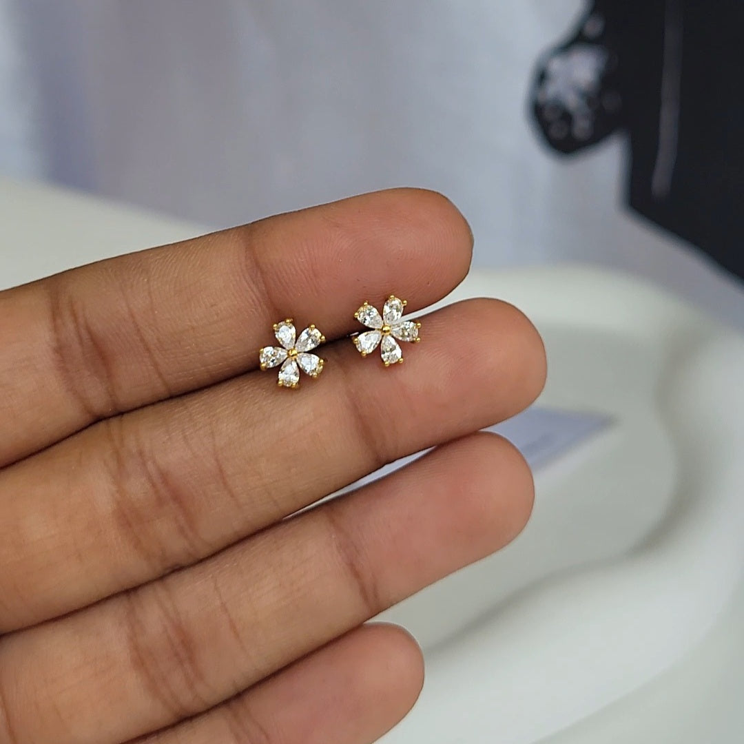 Bloom mini studs (flat screwback)