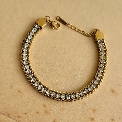 GOLDIE dainty bracelet