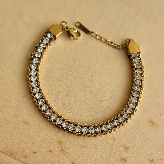 GOLDIE dainty bracelet