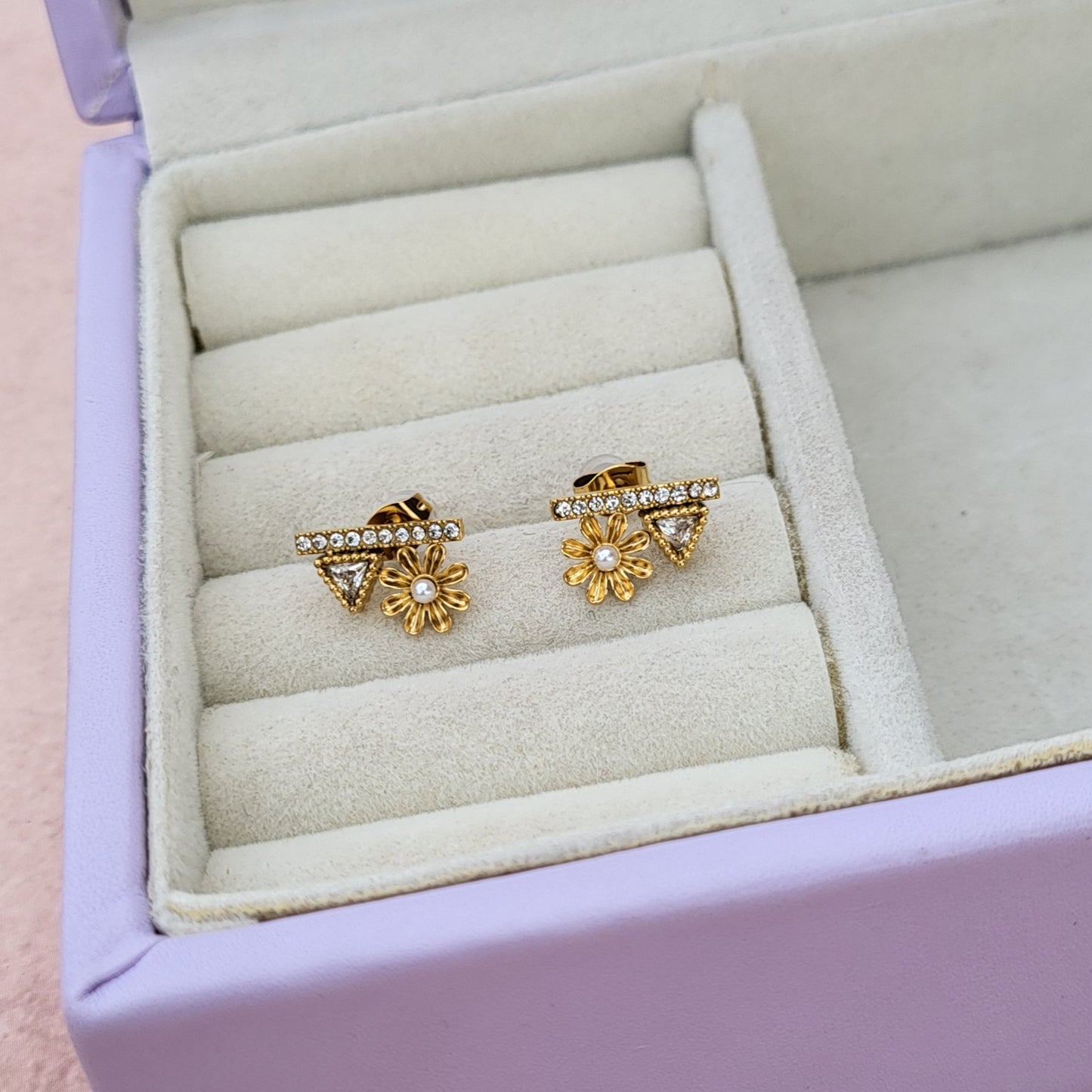 Komali studs