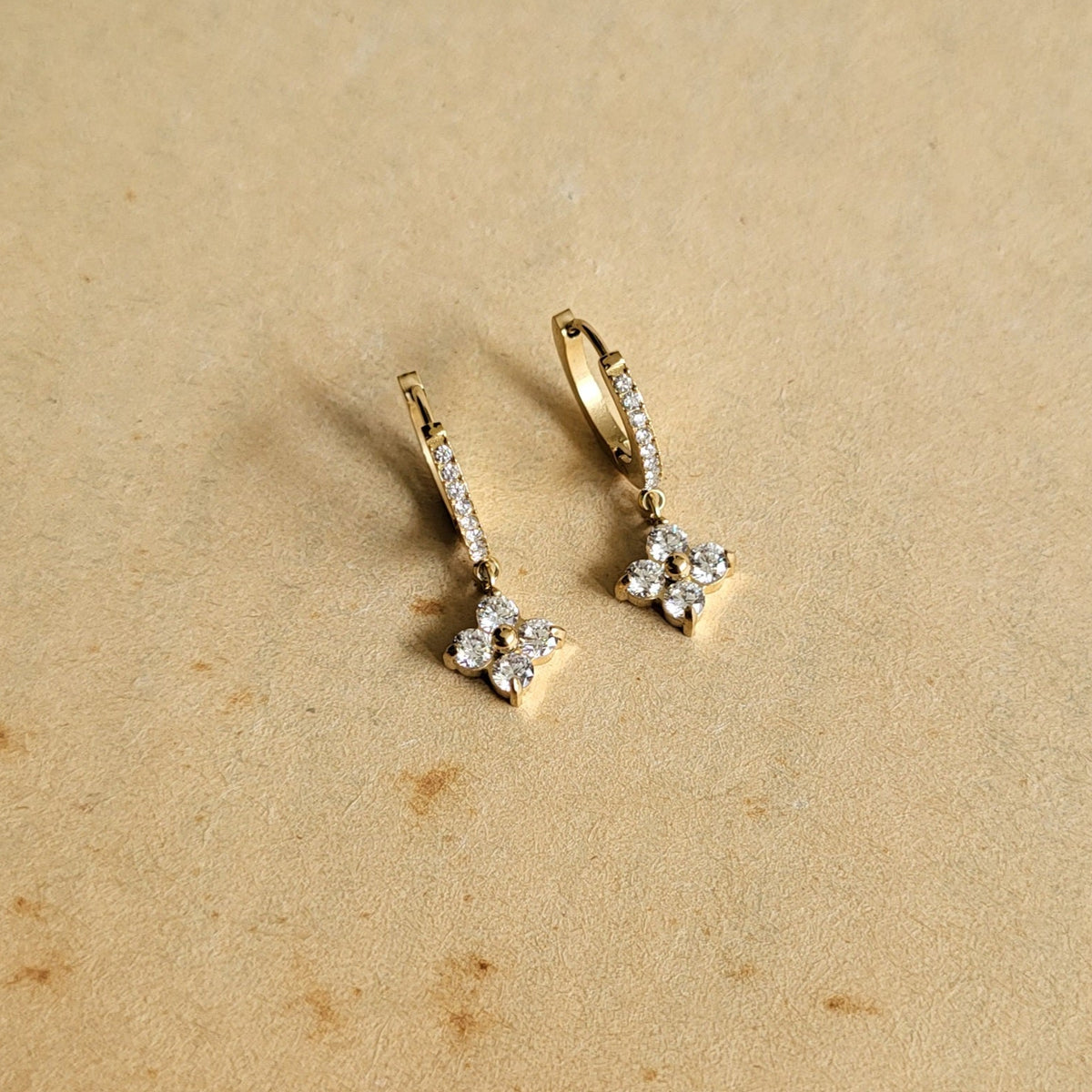 Flower drop earrings