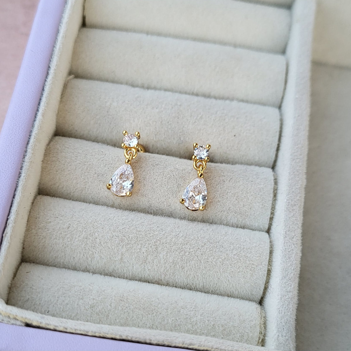 Thea studs (ball screwback)