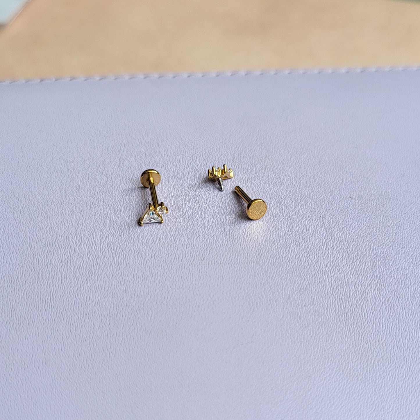 Trisha mini studs (flat screwback)