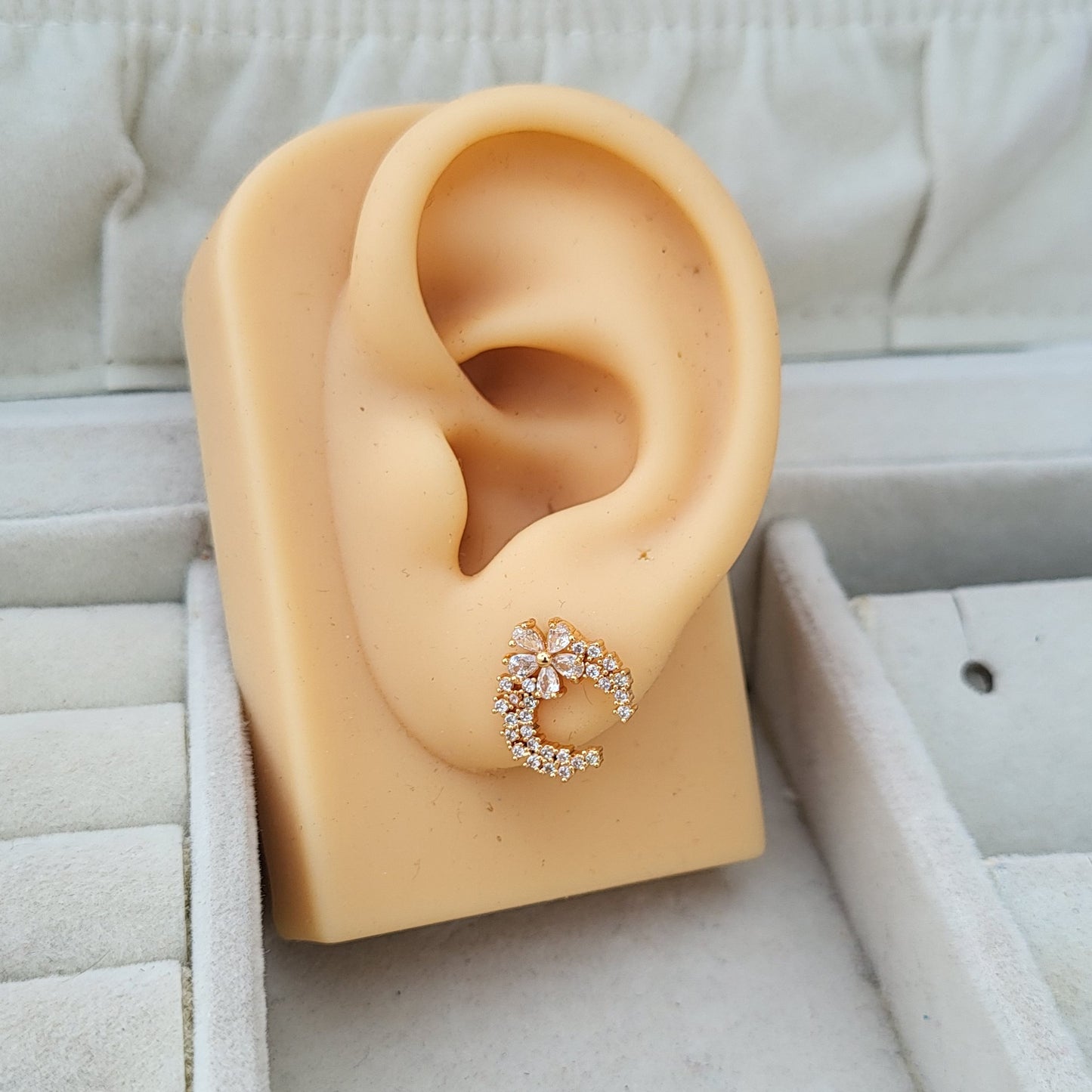 Zoe studs
