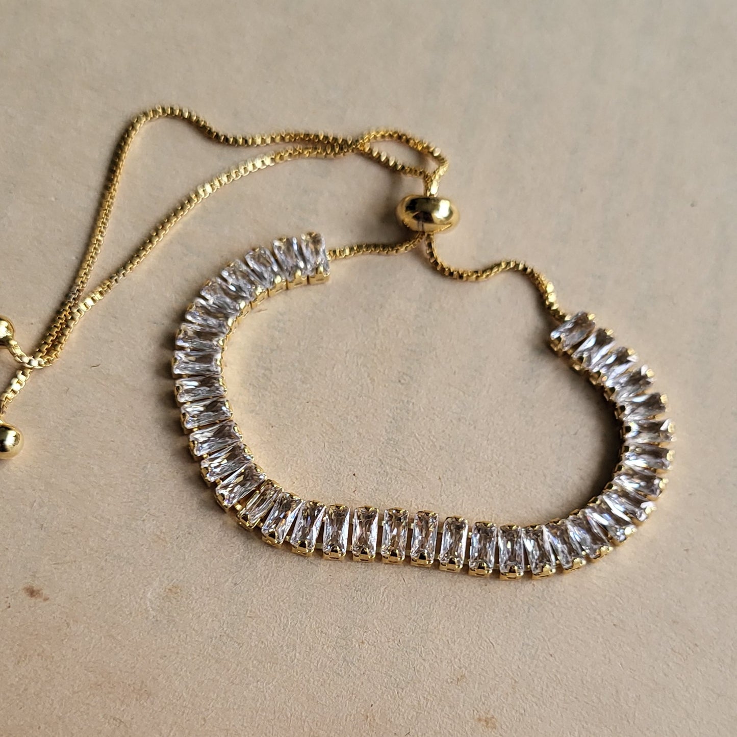 Tennis bracelet