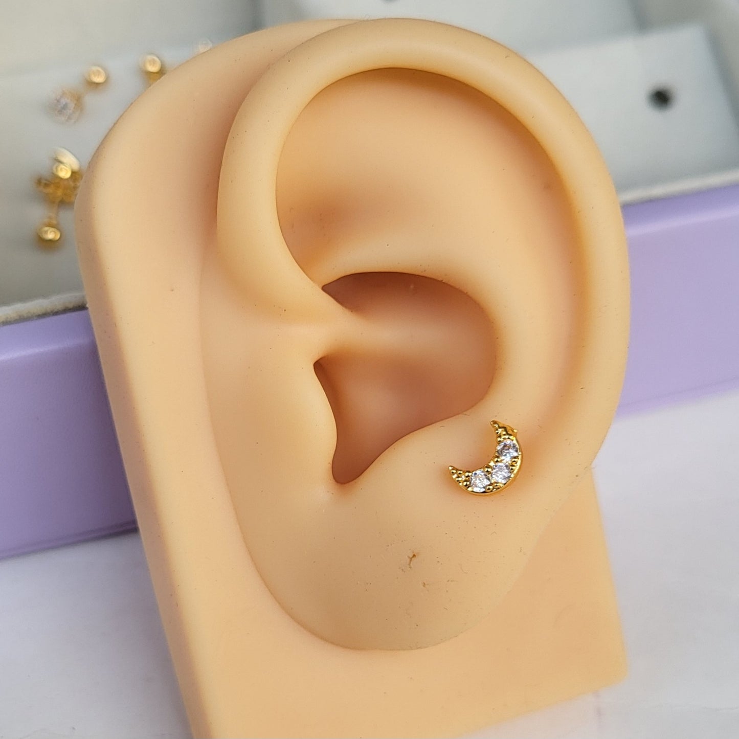 Luna mini studs (ball screwback)