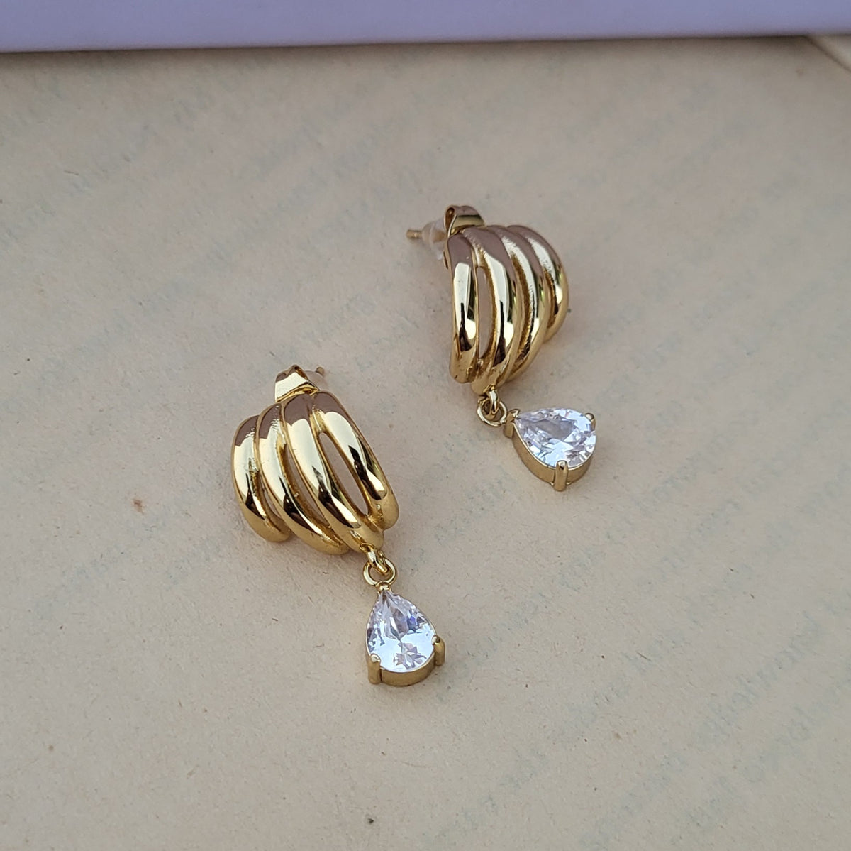 Kairi drop Studs