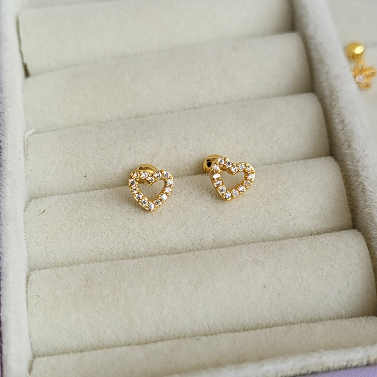 Heart mini stud (ball screwback)