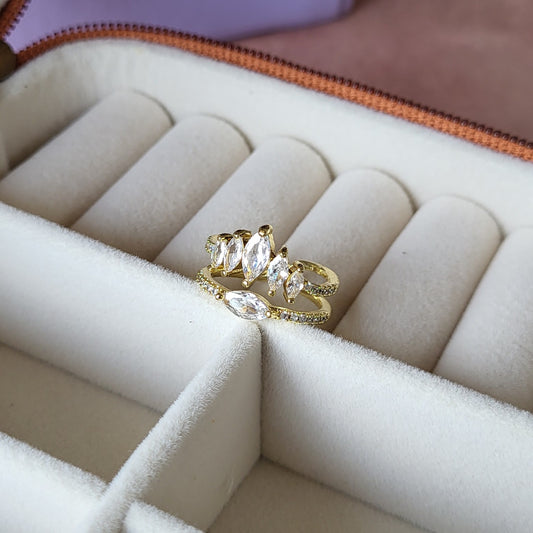 Princess finger ring