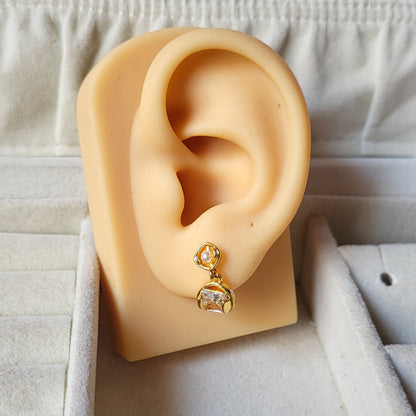 Pearl drop studs