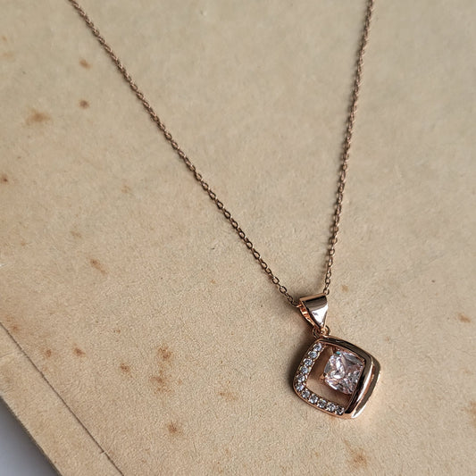 Anya Pendant chain