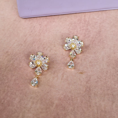 Dahilia drop earrings