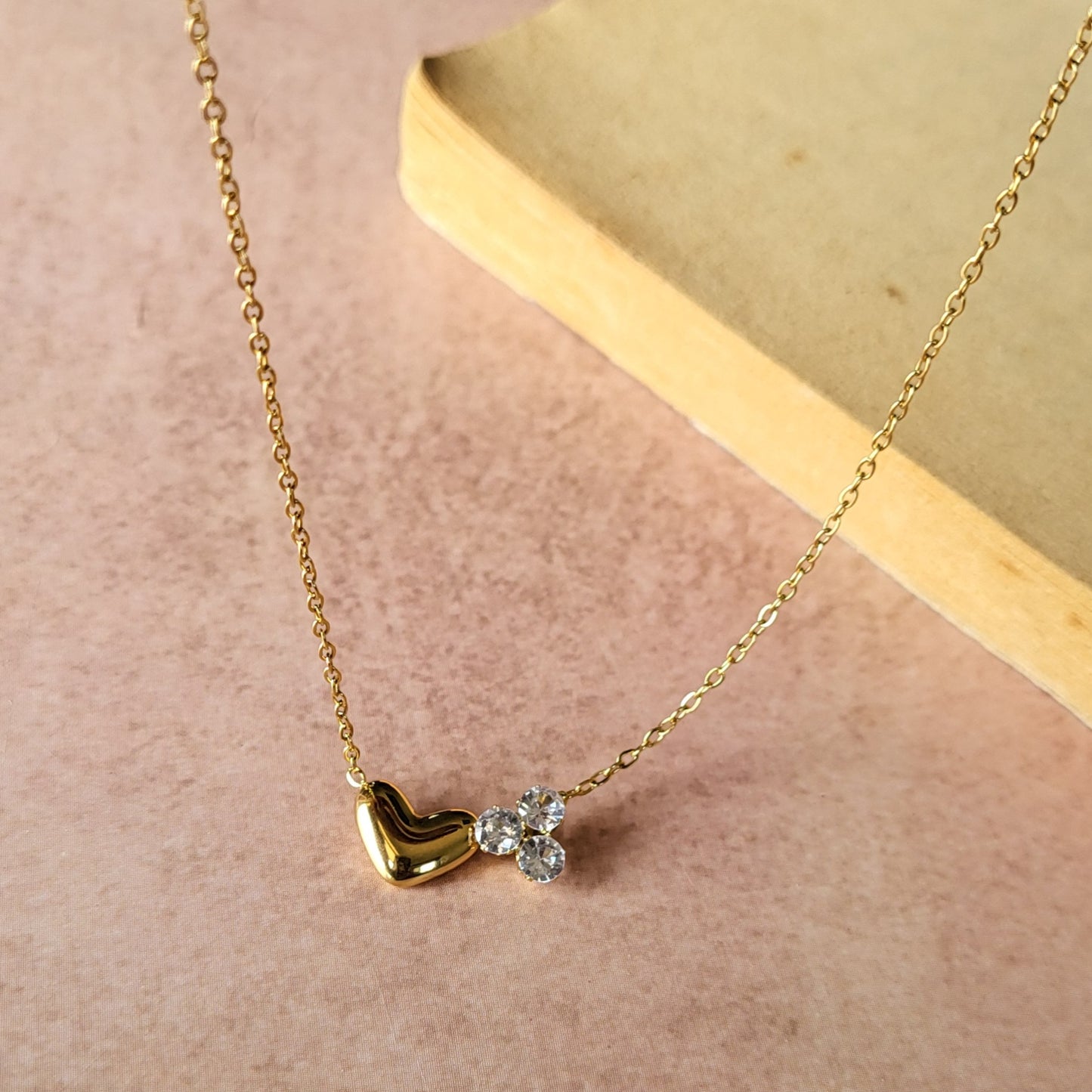 Dora pendant chain