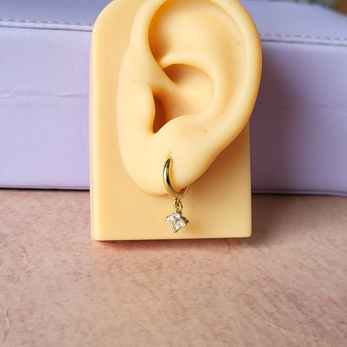 Clover drop hoops