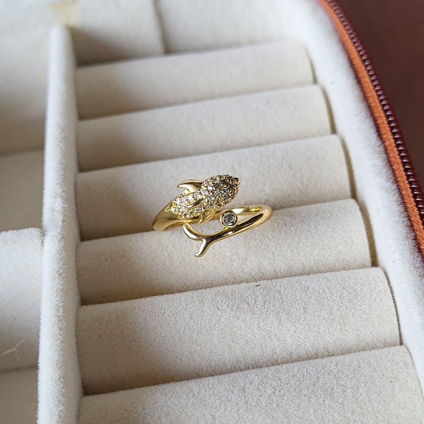 Dolphin finger ring