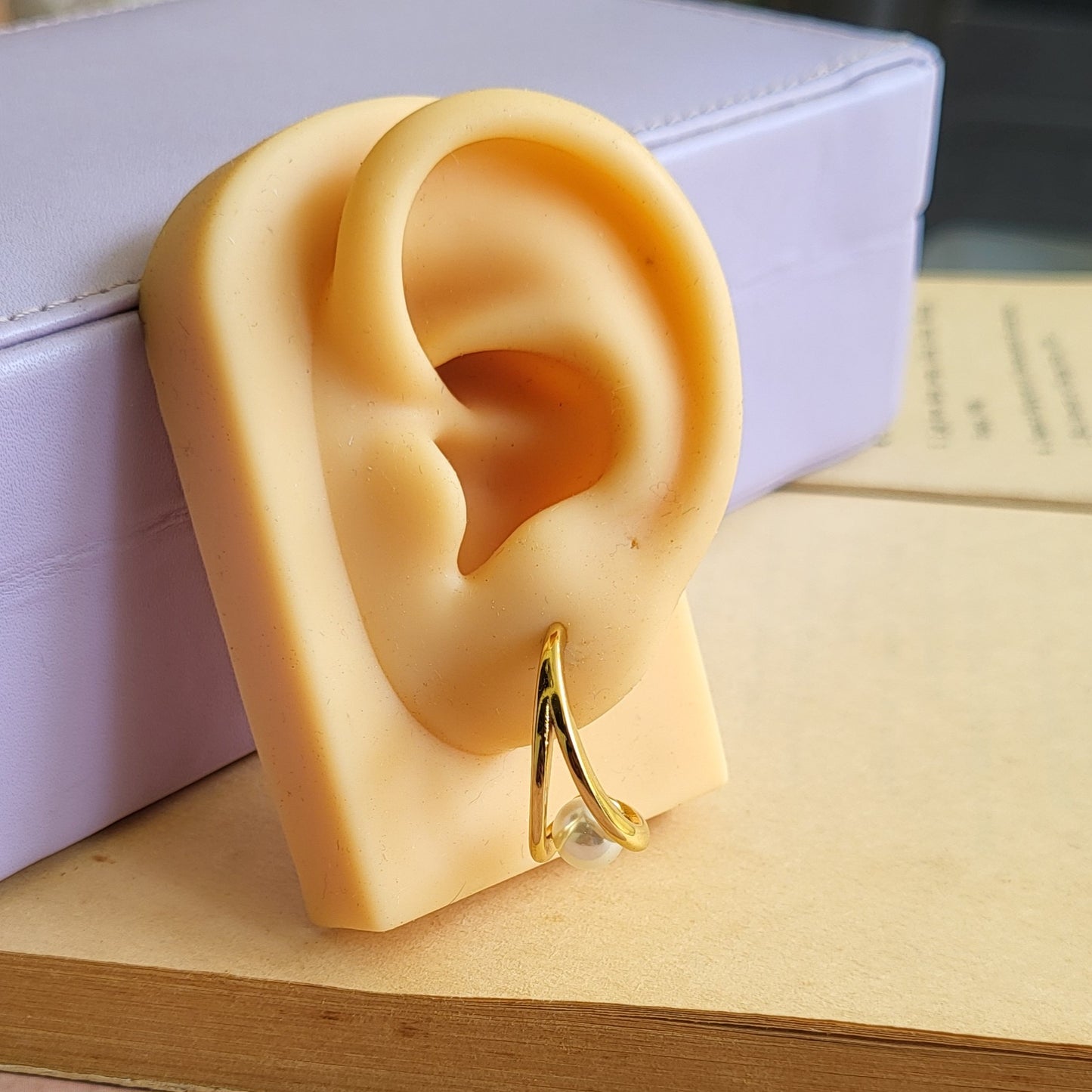 Pearl hook studs