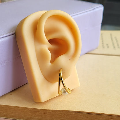 Pearl hook studs