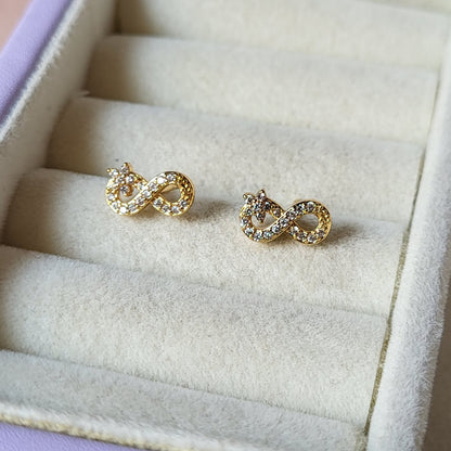 Infinity flower studs