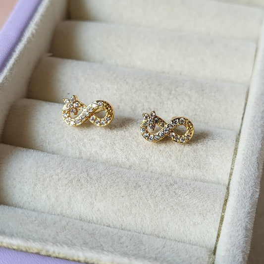Infinity flower studs