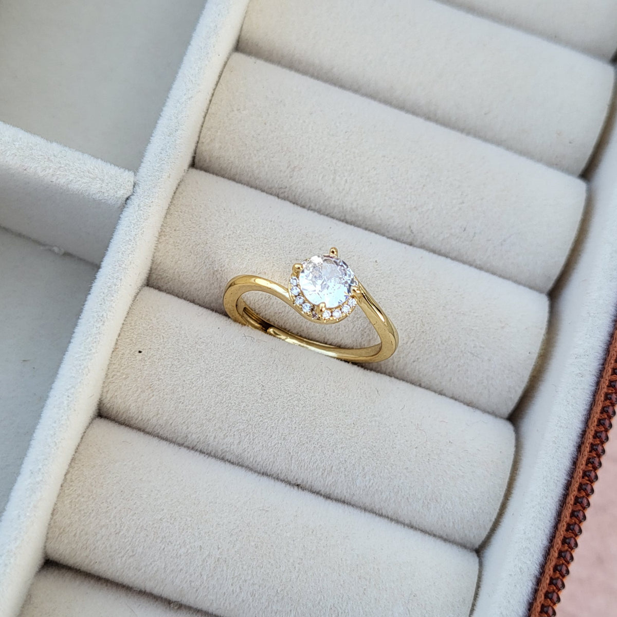 Solitaire Finger ring