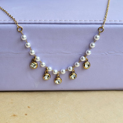Pearl drops necklace