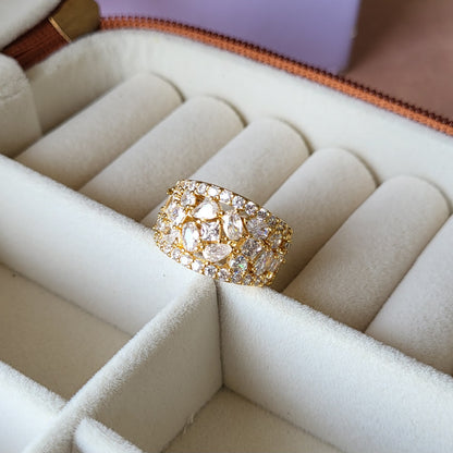 Shiney finger ring