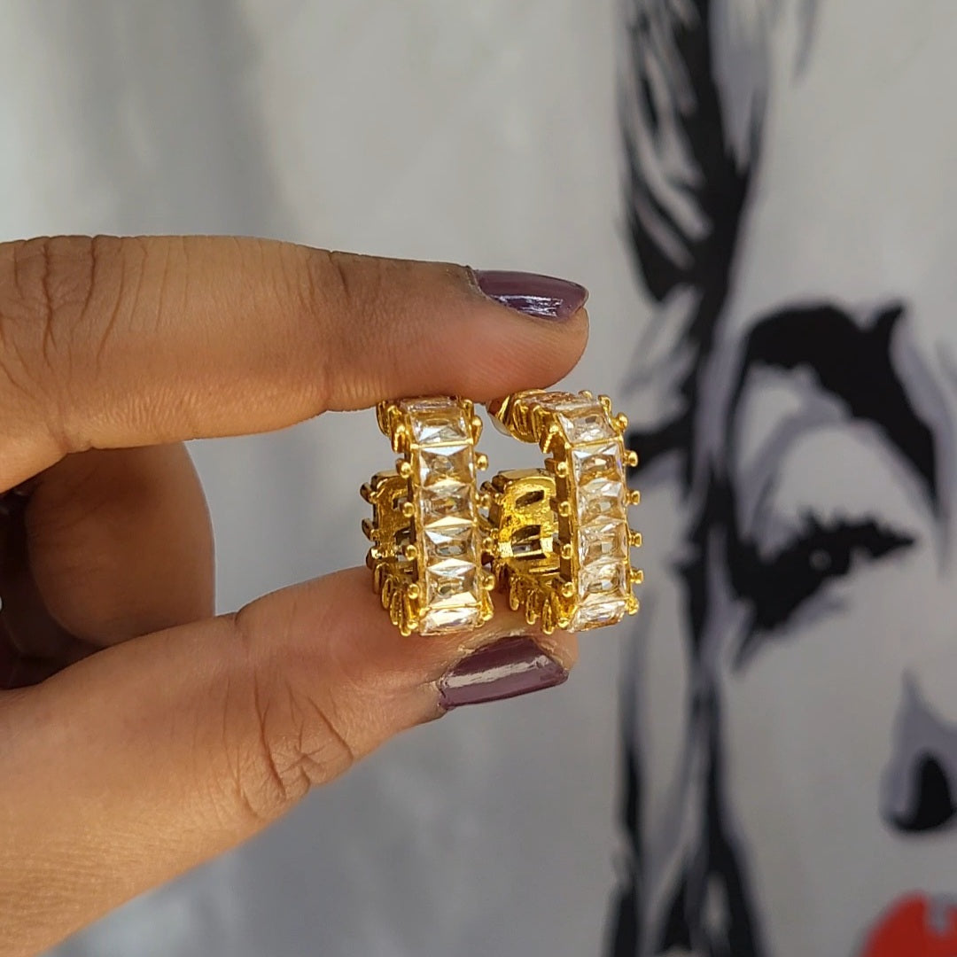 Boxy hook studs