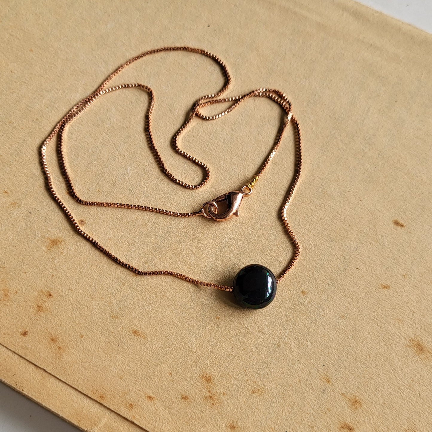Pearl pendent chain