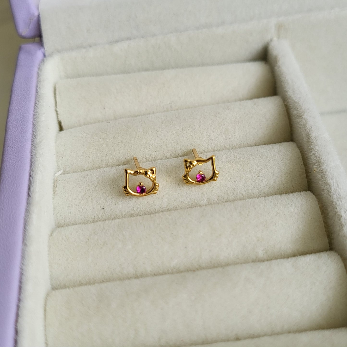 Kitty studs