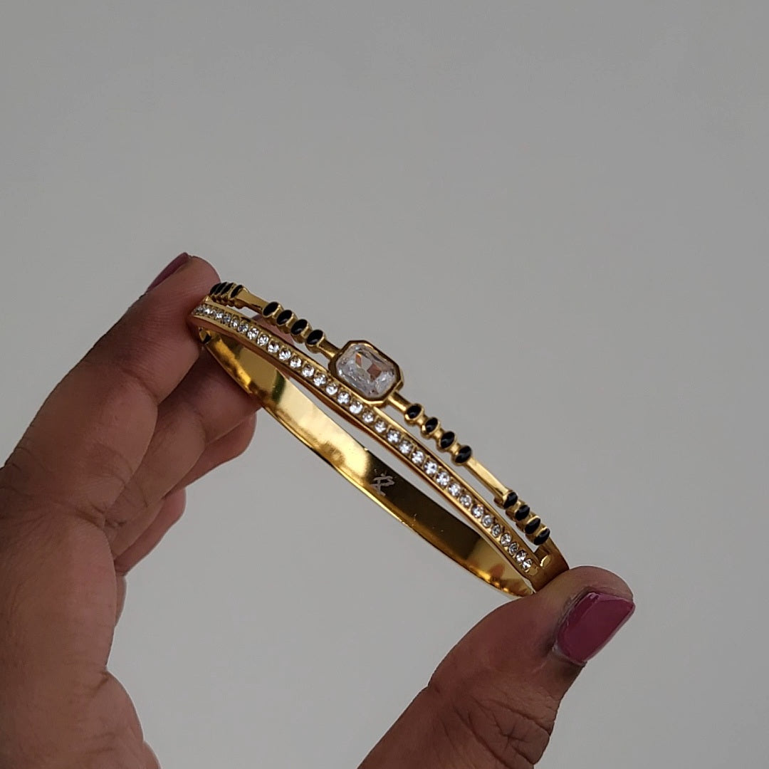 Boxy Black bead kada