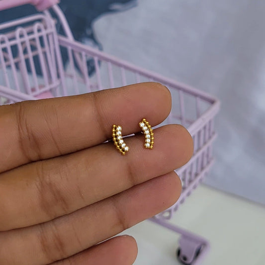 Goldie flat screwback studs