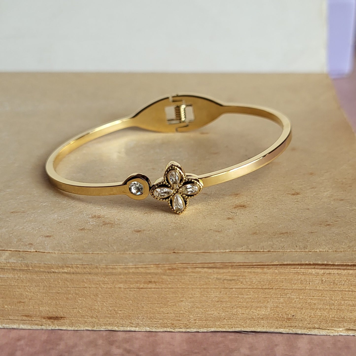 Clover kada