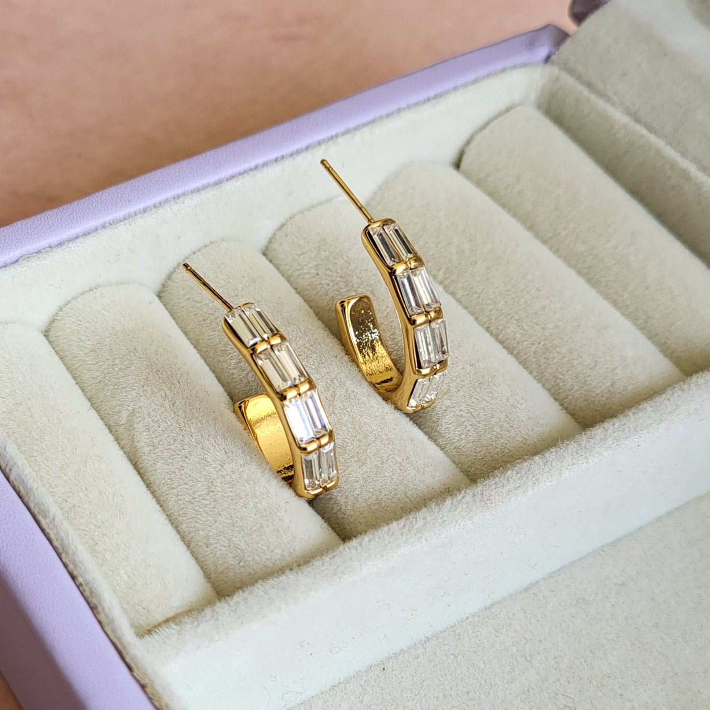Glitter hook studs