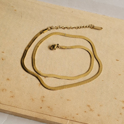 SLITHER snake Neckchain (gold)