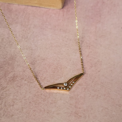 Holly pendant chain