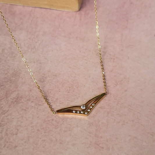 Holly pendant chain