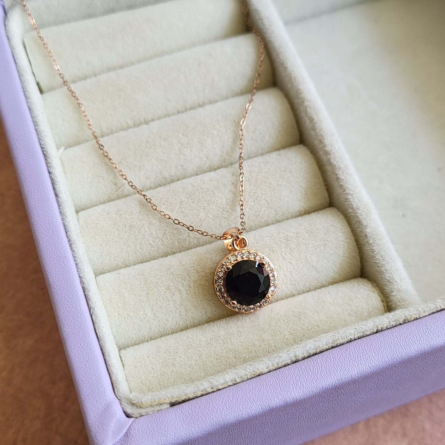 Belle pendant chain
