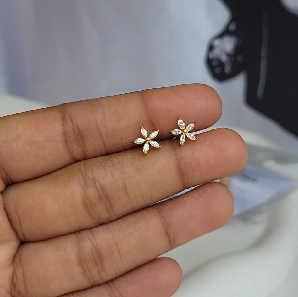 Fleur mini studs (flat screwback)