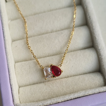Lilly pendent chain